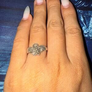 Sterling Silver 925 Vintage Native American Silversmith flower ring. Size 6.